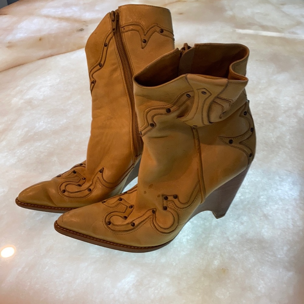 BCBG ankle boots Butter leather …creamy light yellow leather upper and lower